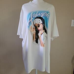 Aaliyah Women's Graphic T-Shirt - Ripple Junction 2XL